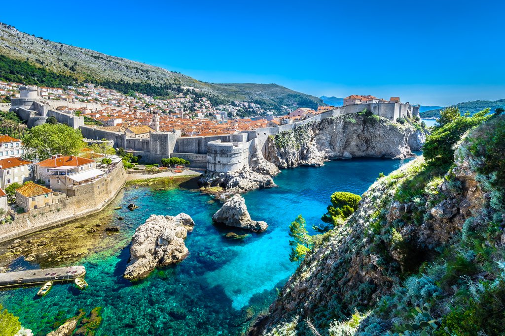 Liburan Tahun Baru di Eropa, Ini 7 Kota Cantik Yang Wajib di List Sobat